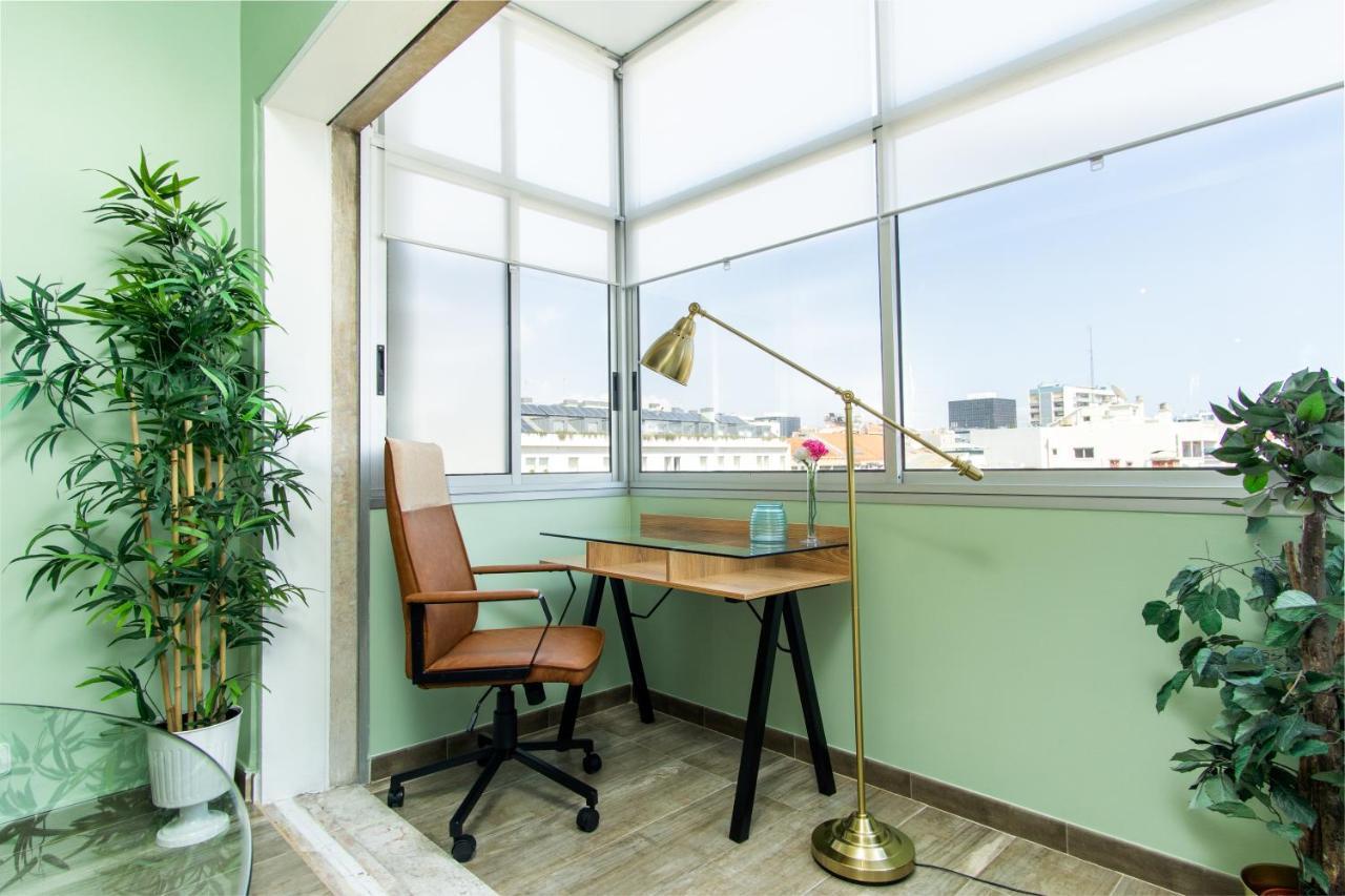 Gaze Out At The City In A Retro-Chic Getaway Lisboa Eksteriør billede