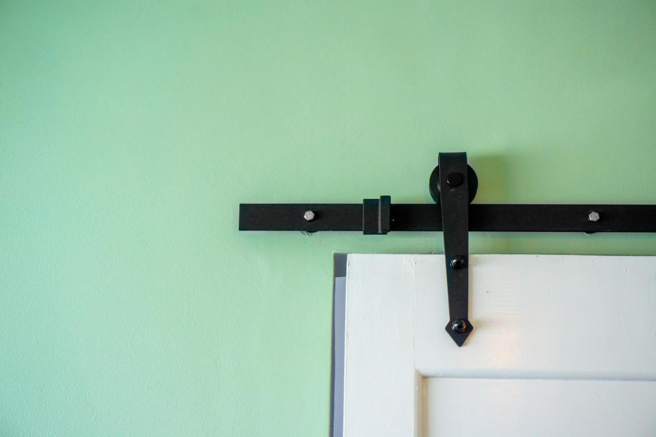 Gaze Out At The City In A Retro-Chic Getaway Lisboa Eksteriør billede
