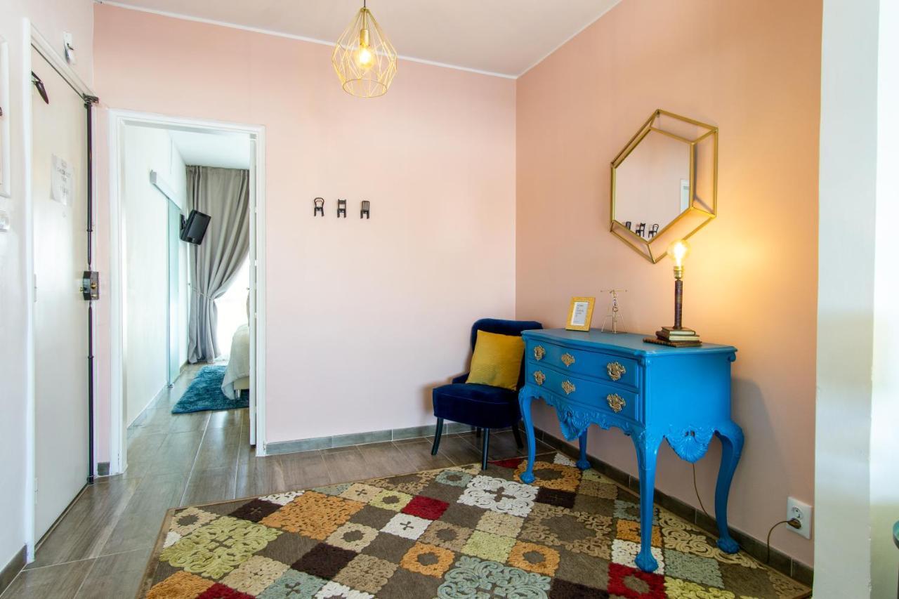 Gaze Out At The City In A Retro-Chic Getaway Lejlighed Lisboa Eksteriør billede